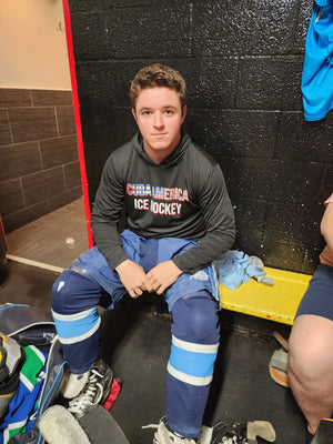 CUBA AMERICA FLAG LOGO LEIGHT WEIGHT HOODIE